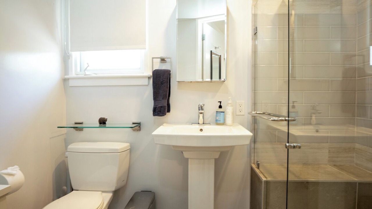 Photo of Bathroom in Sunset Park