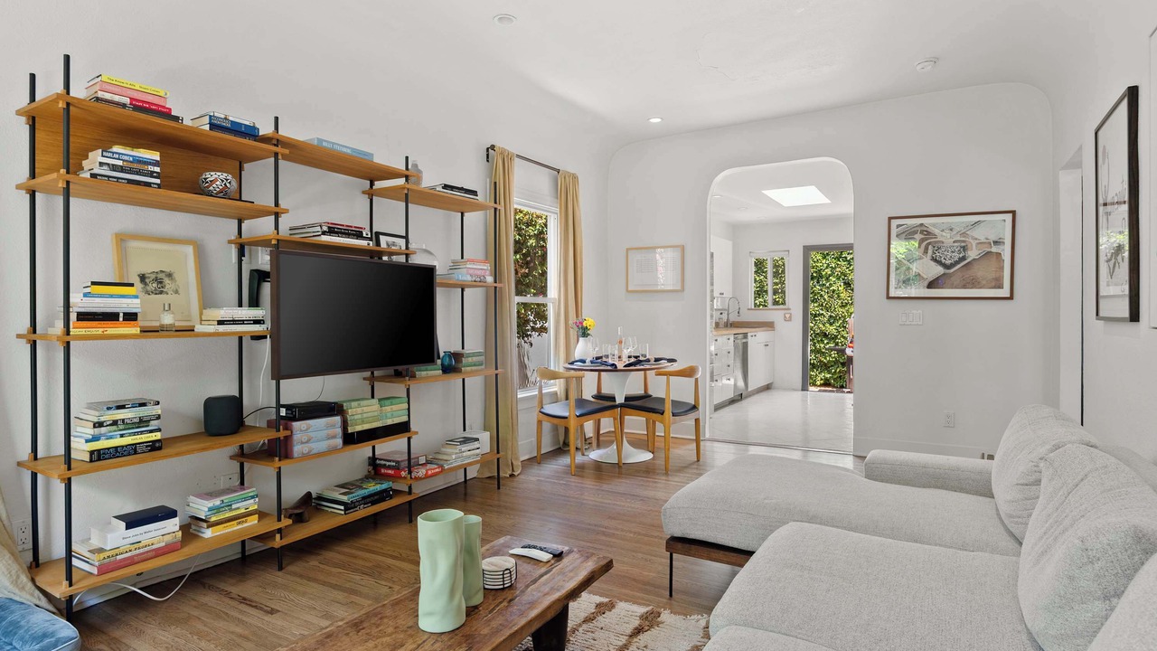 Photo of Livingroom in Melrose