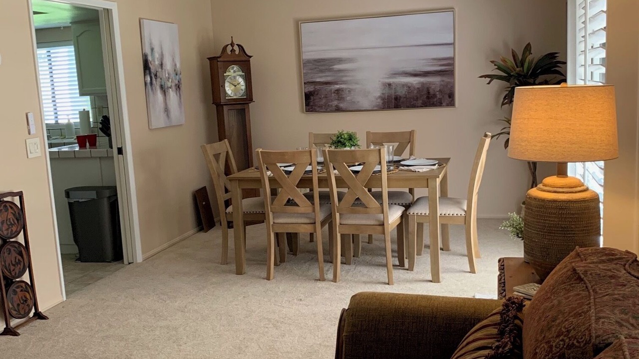 Photo of Livingroom in Palmdale