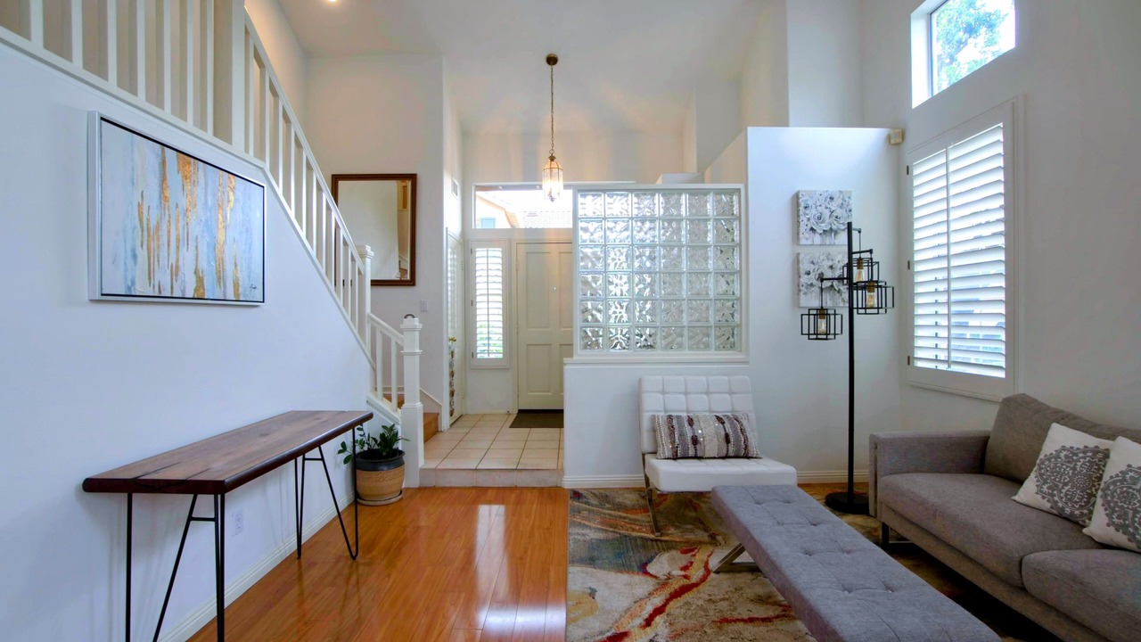 Photo of Livingroom in Tustin