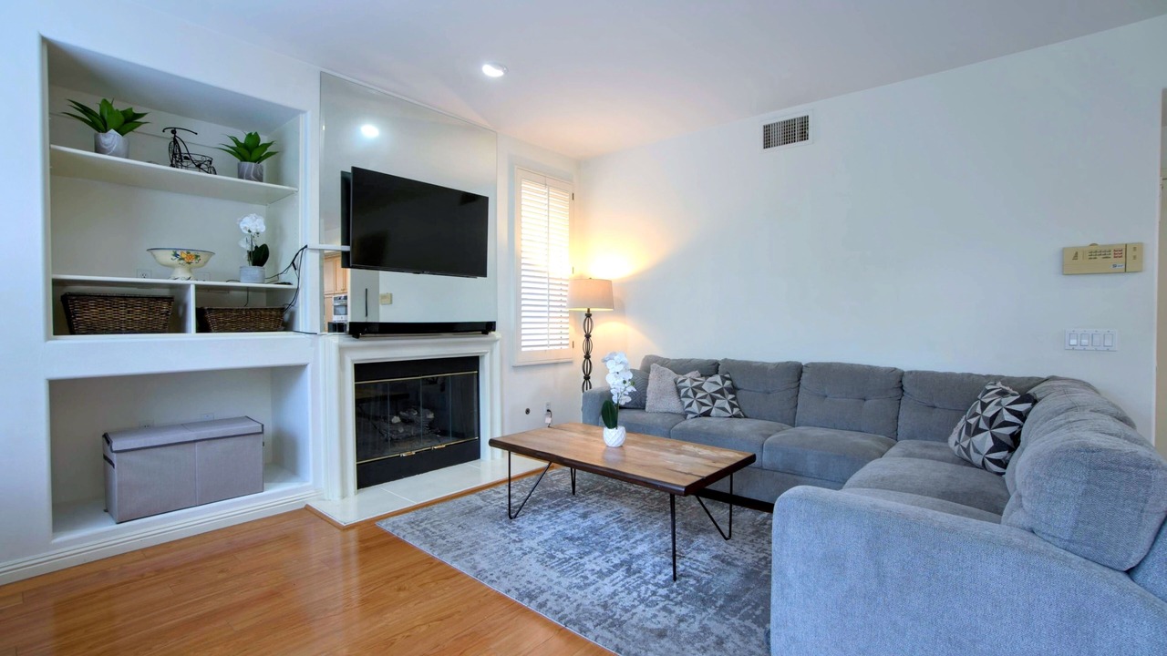 Photo of Livingroom in Tustin