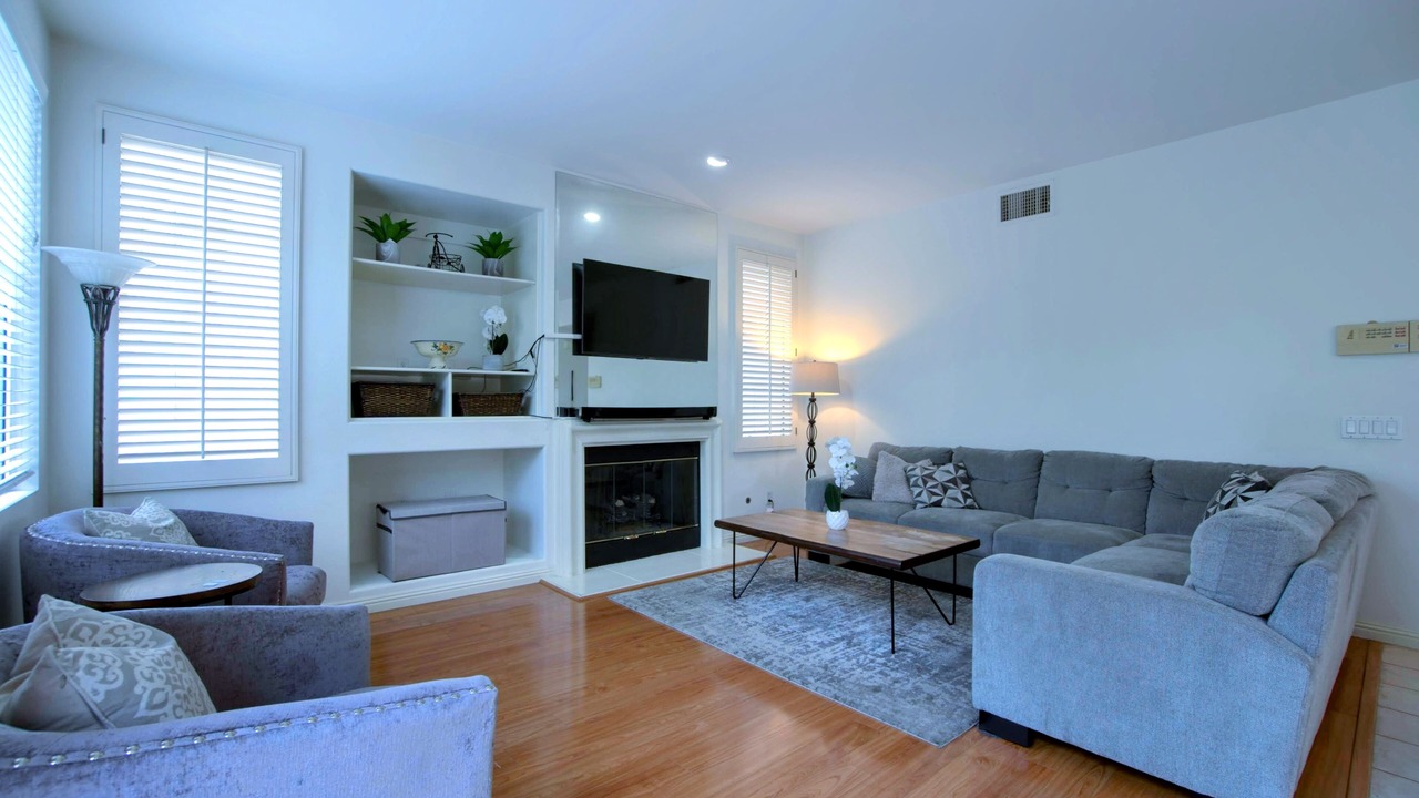 Photo of Livingroom in Tustin