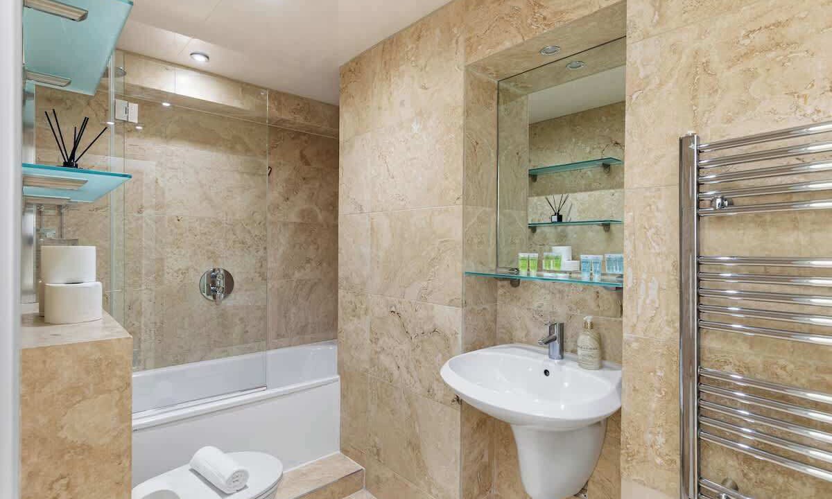 Photo of Bathroom in Queen's Gate