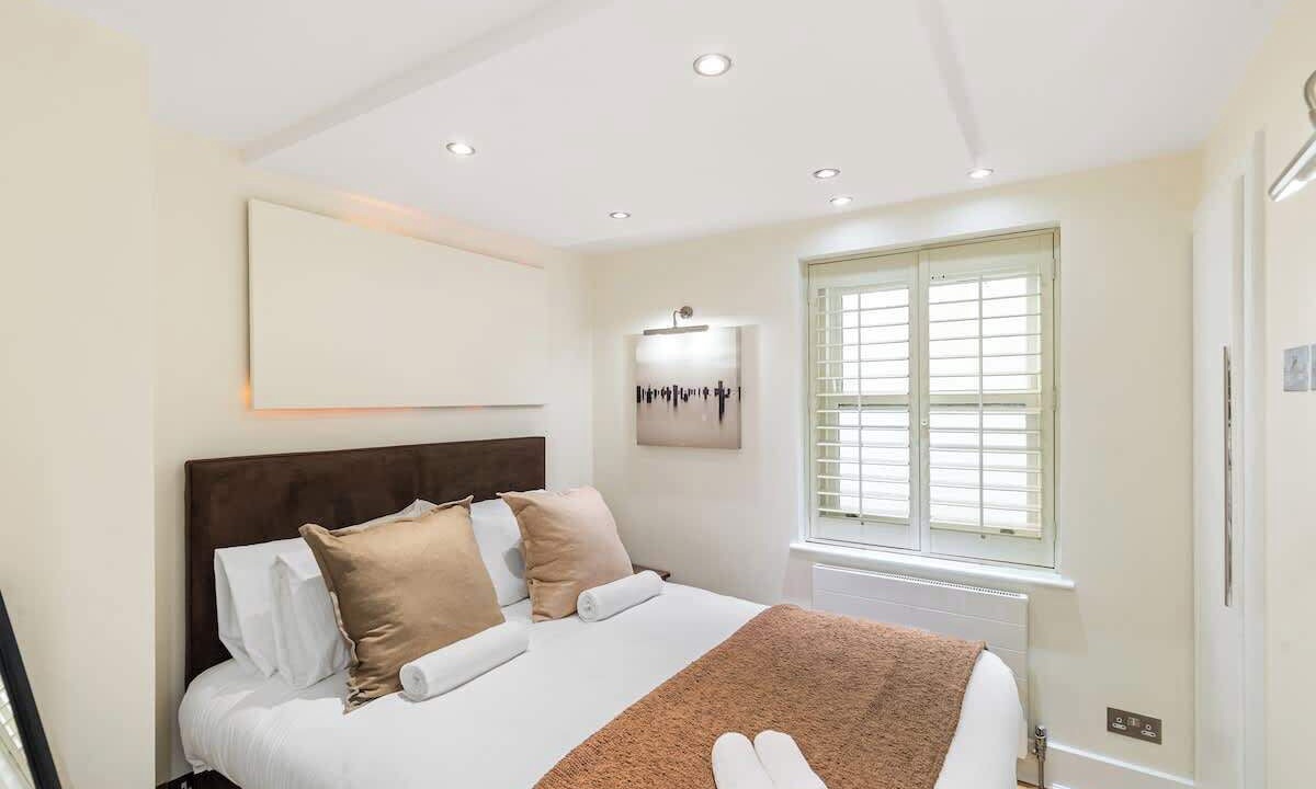 Photo of Bedroom in Queen's Gate