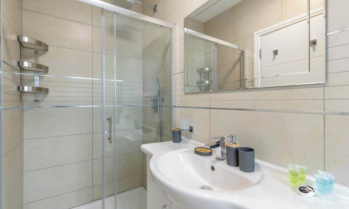 Photo of Bathroom in Golders Green