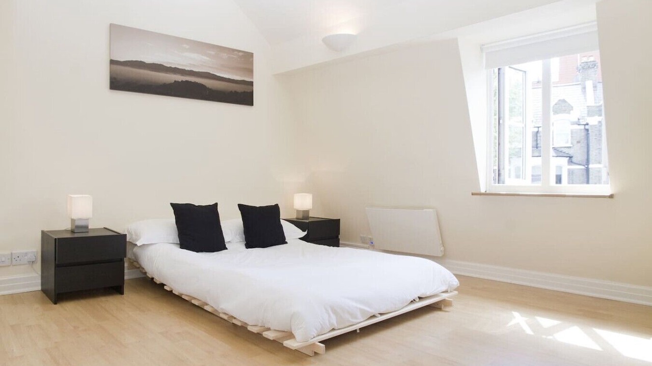 Photo of Bedroom in Ravenscourt Park