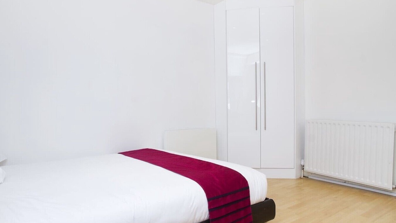 Photo of Bedroom in Ravenscourt Park