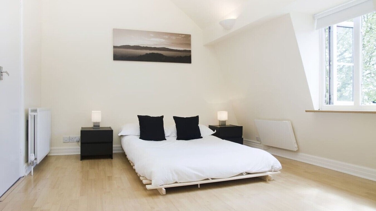 Photo of Bedroom in Ravenscourt Park