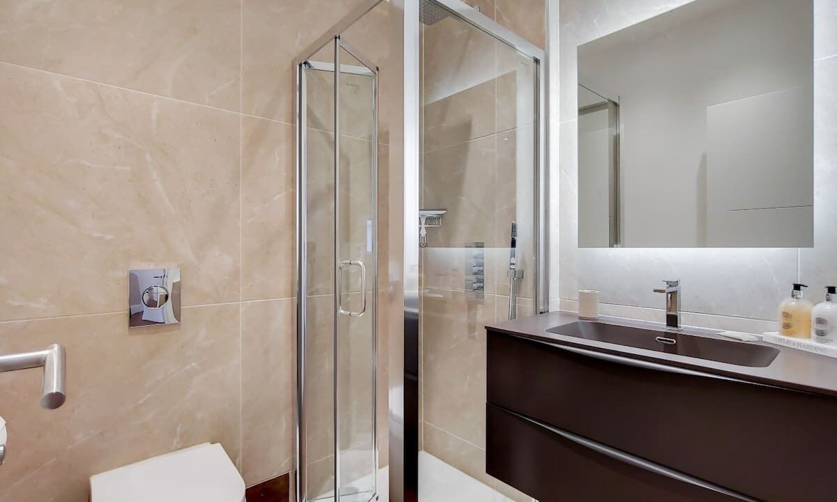Photo of Bathroom in Cathedrals