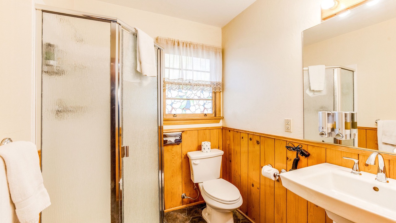 Photo of Bathroom in Kernville