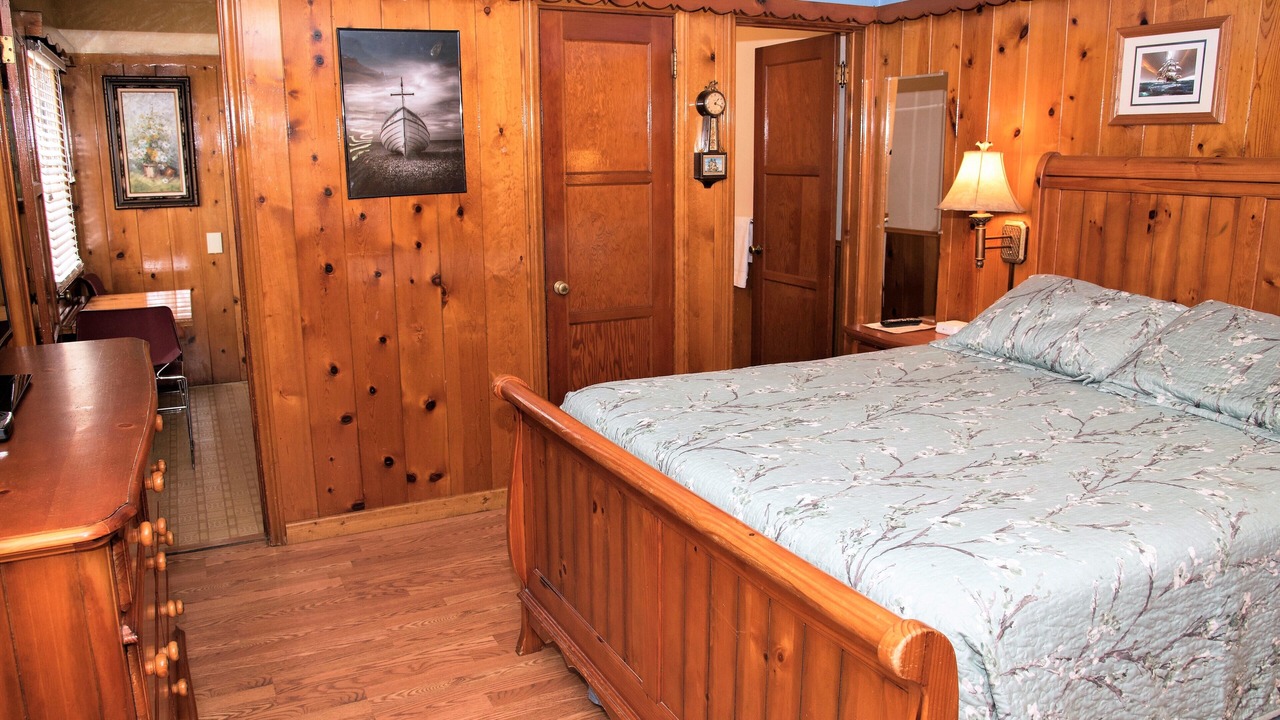 Photo of Bedroom in Kernville