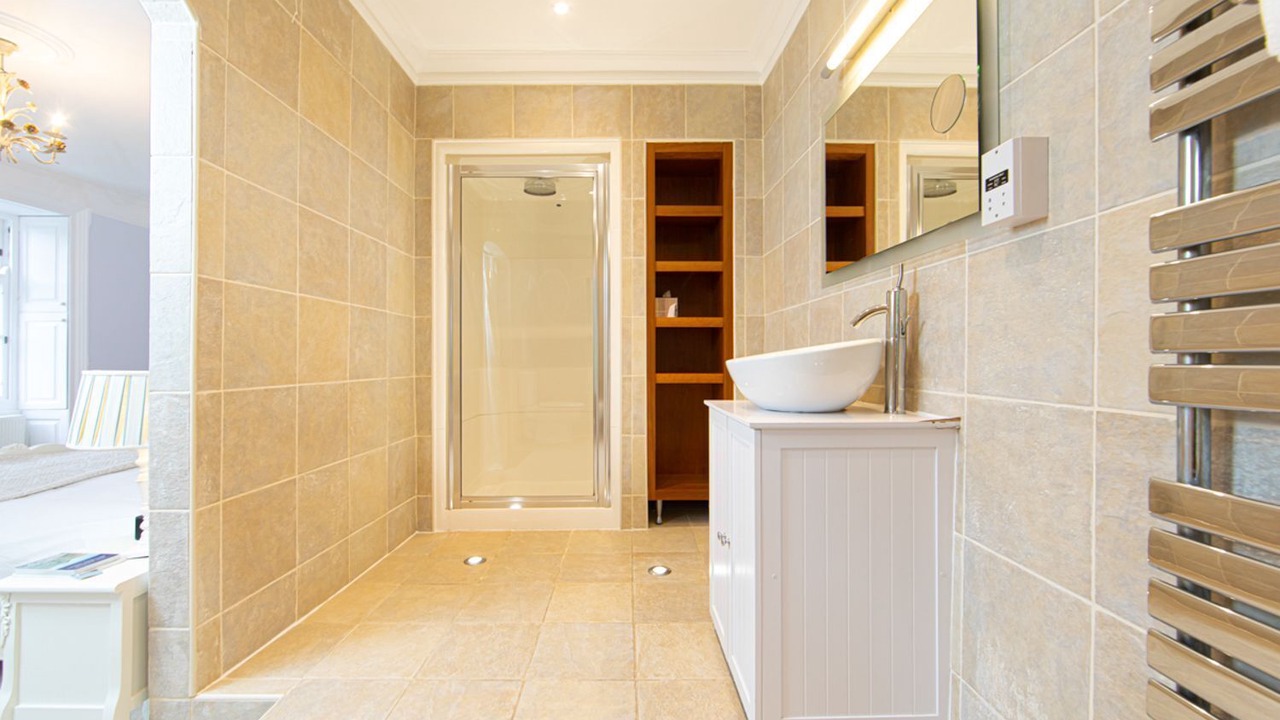 Photo of Bathroom in Margam