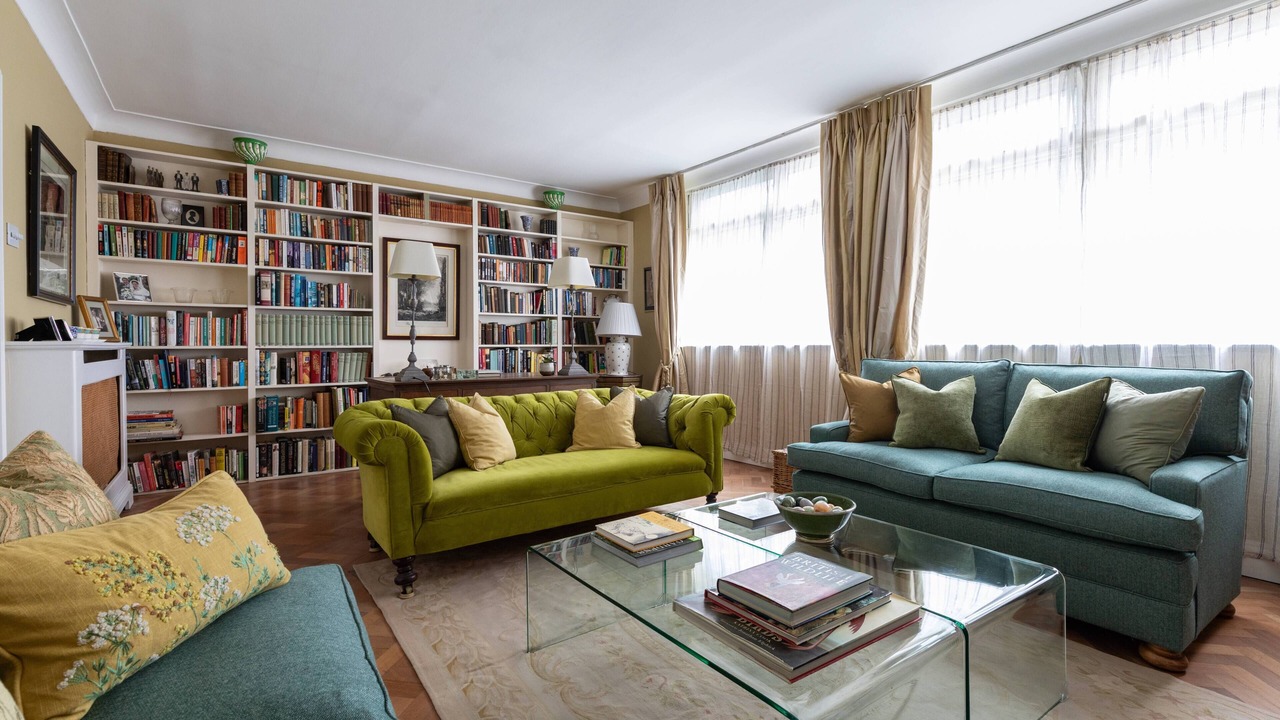 Photo of Livingroom in Courtfield