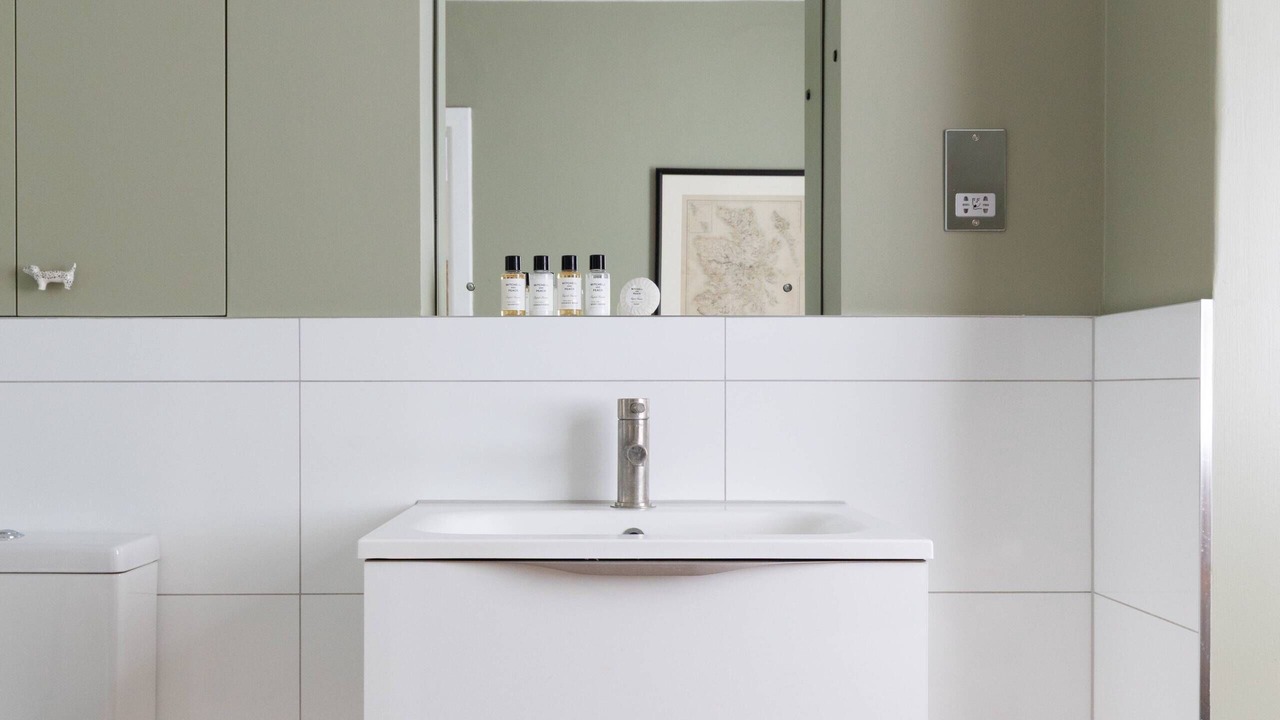 Photo of Bathroom in Courtfield