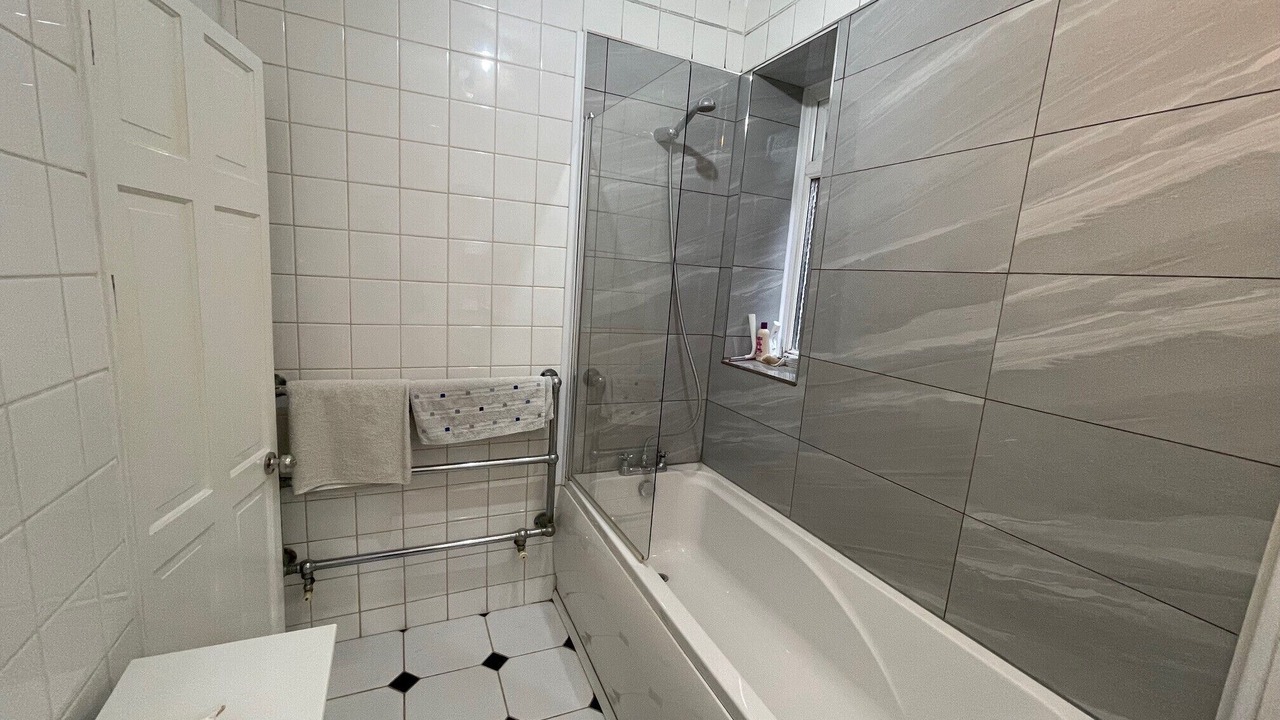 Photo of Bathroom in Mapesbury