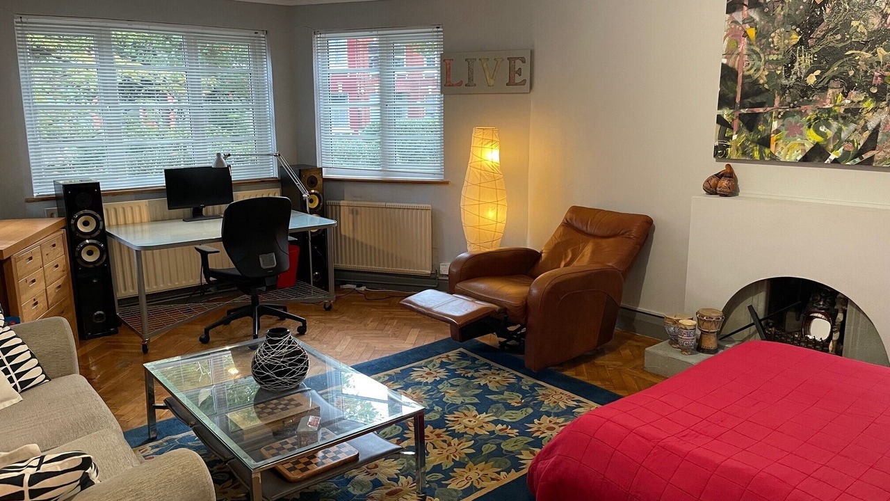 Photo of Bedroom in Mapesbury