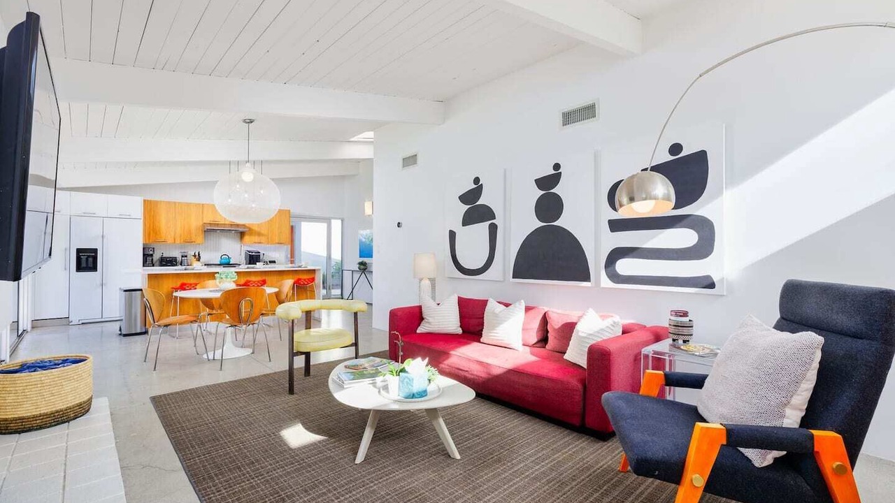Photo of Livingroom in Racquet Club Estates