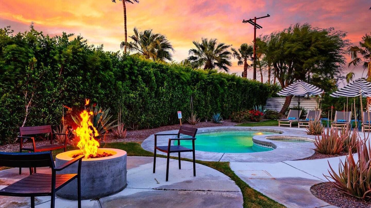 Photo of Outdoor in Racquet Club Estates