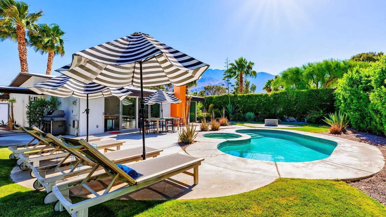 Photo of Outdoor in Racquet Club Estates