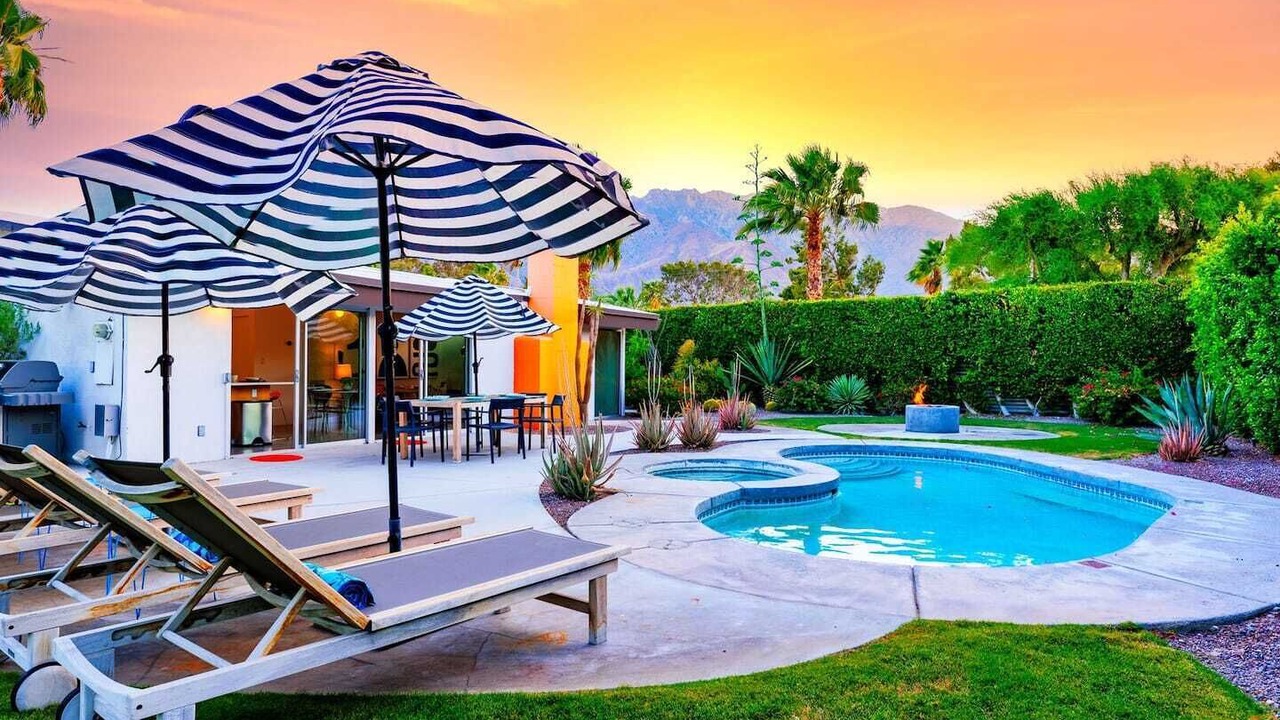 Photo of Outdoor in Racquet Club Estates