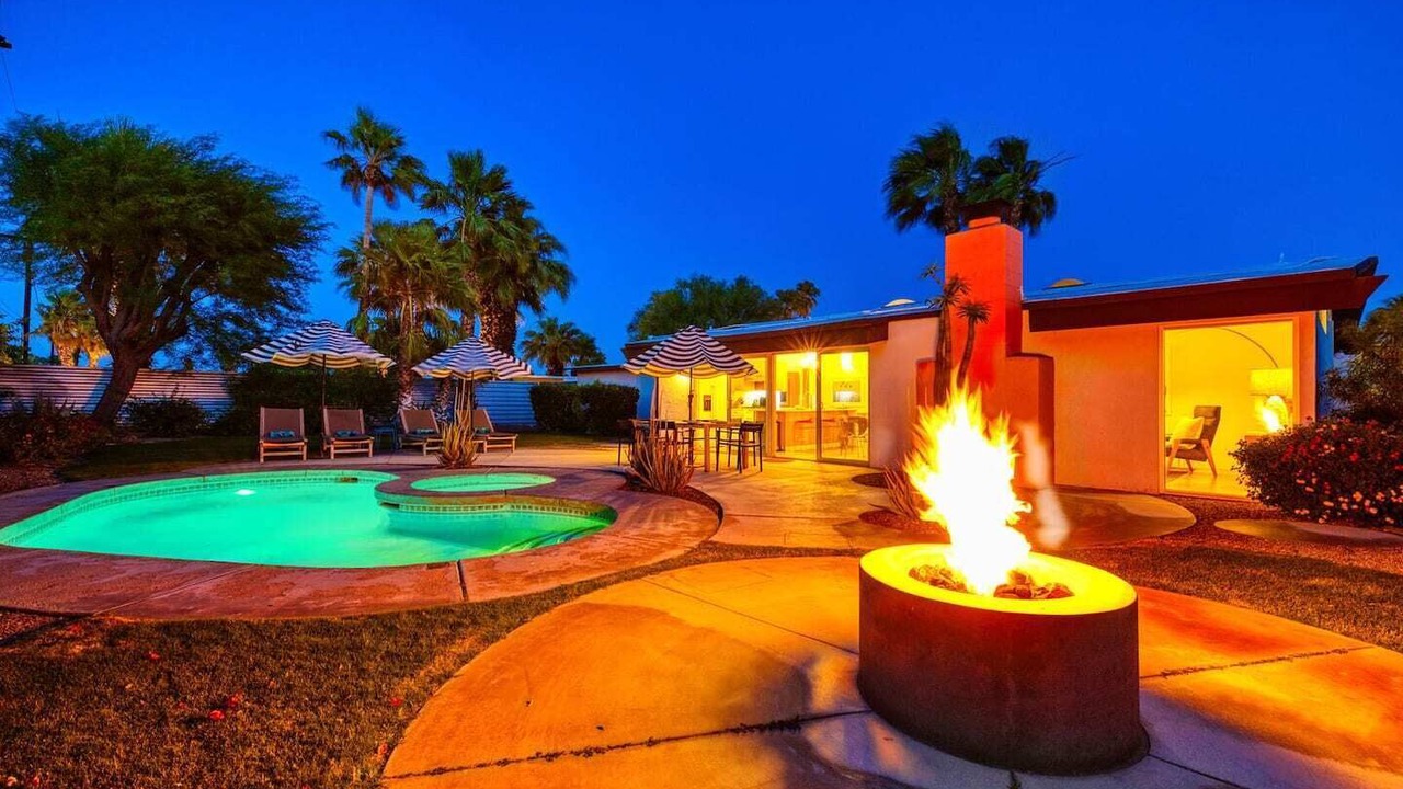 Photo of Outdoor in Racquet Club Estates