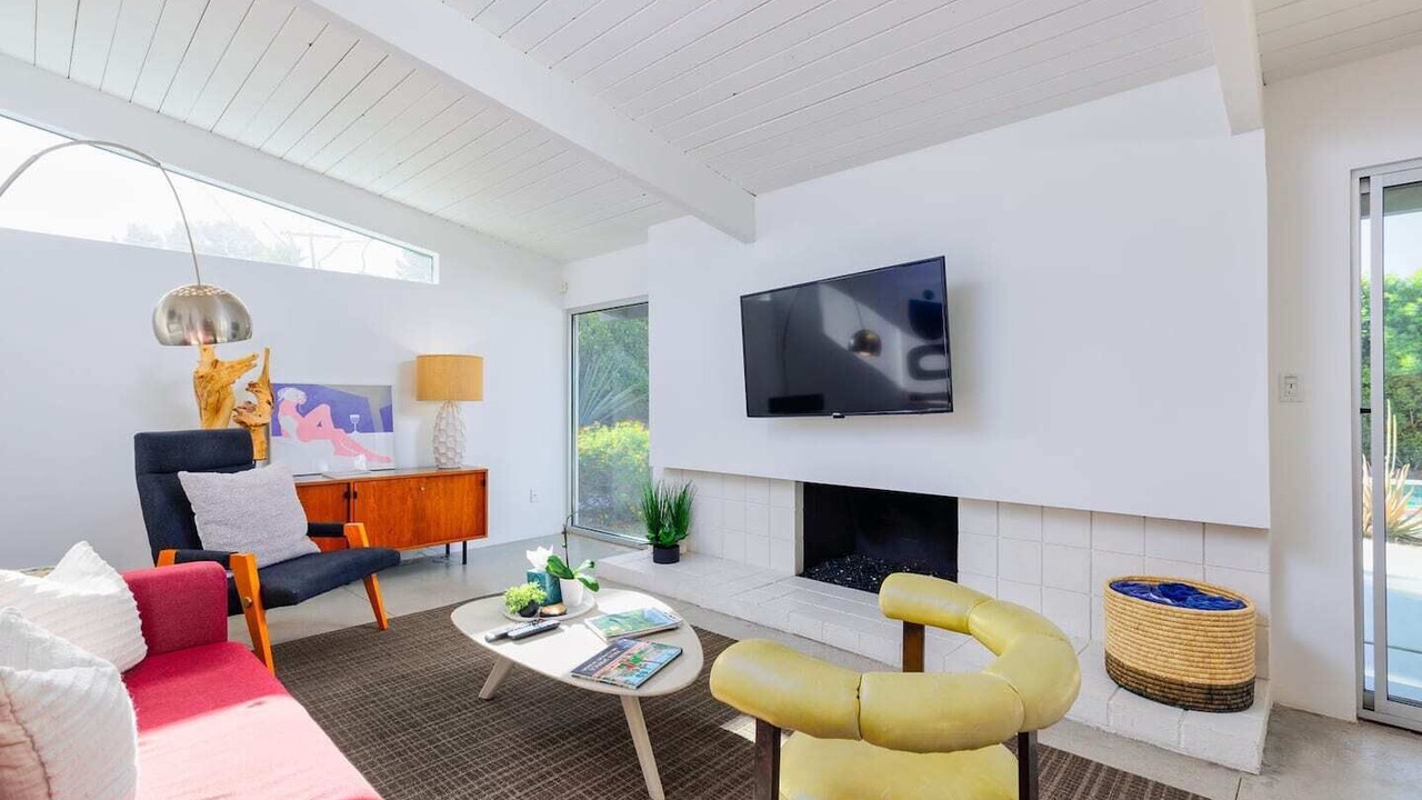 Photo of Livingroom in Racquet Club Estates