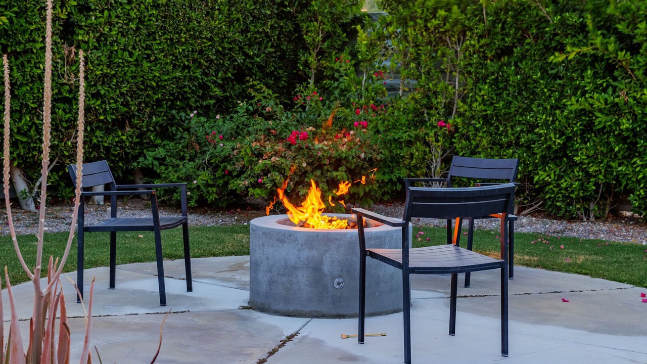Photo of Outdoor in Racquet Club Estates