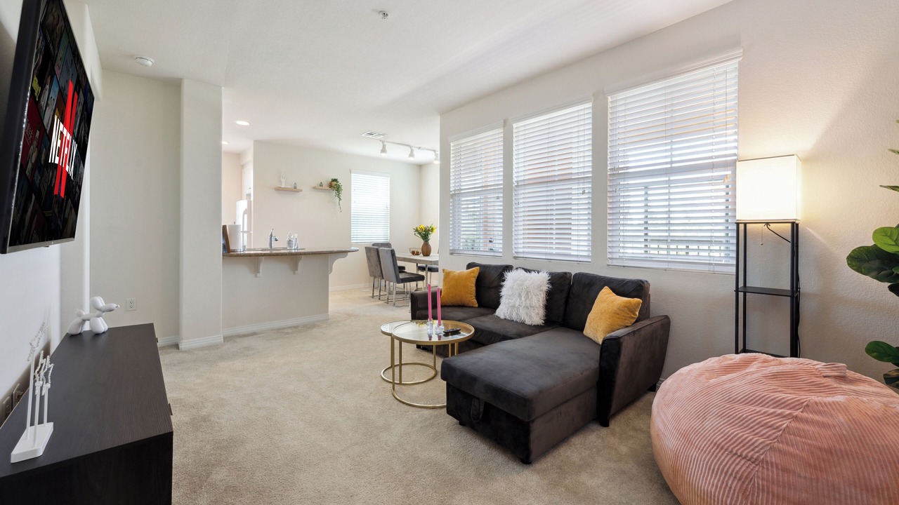 Photo of Livingroom in Anaheim Resort
