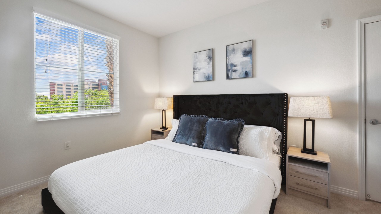 Photo of Bedroom in Anaheim Resort