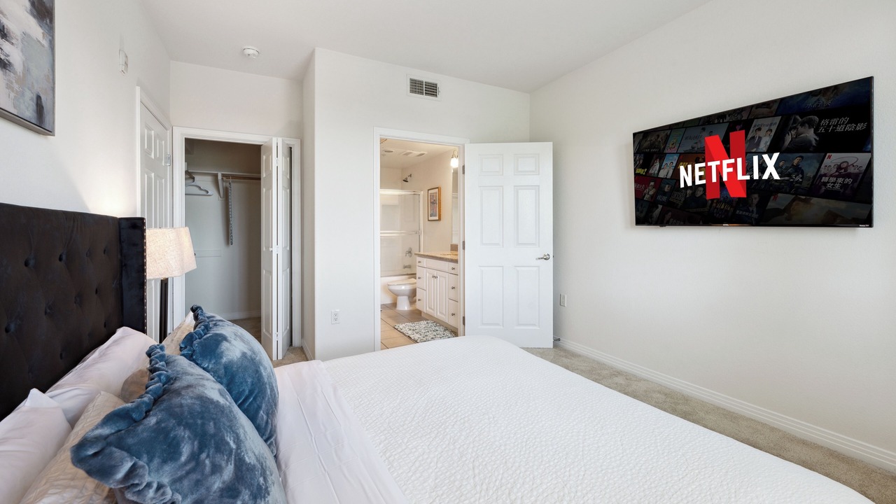 Photo of Bedroom in Anaheim Resort