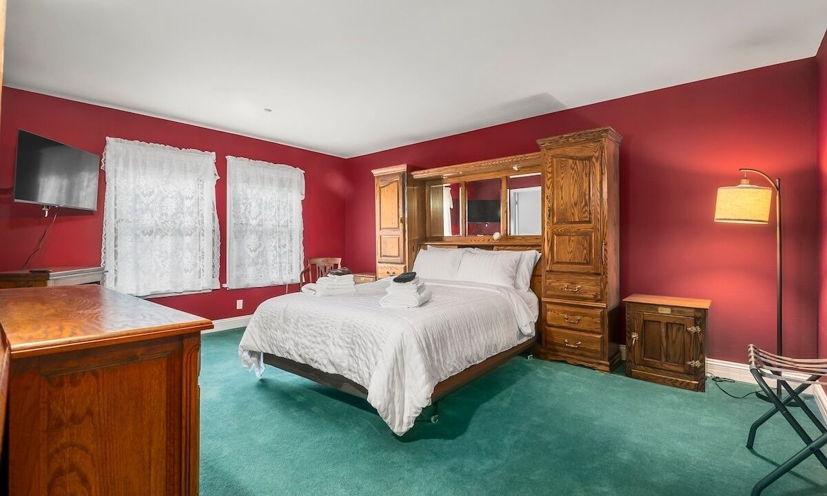 Photo of Bedroom in Wrightwood