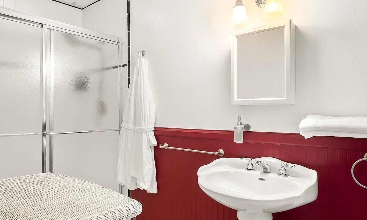 Photo of Bathroom in Wrightwood