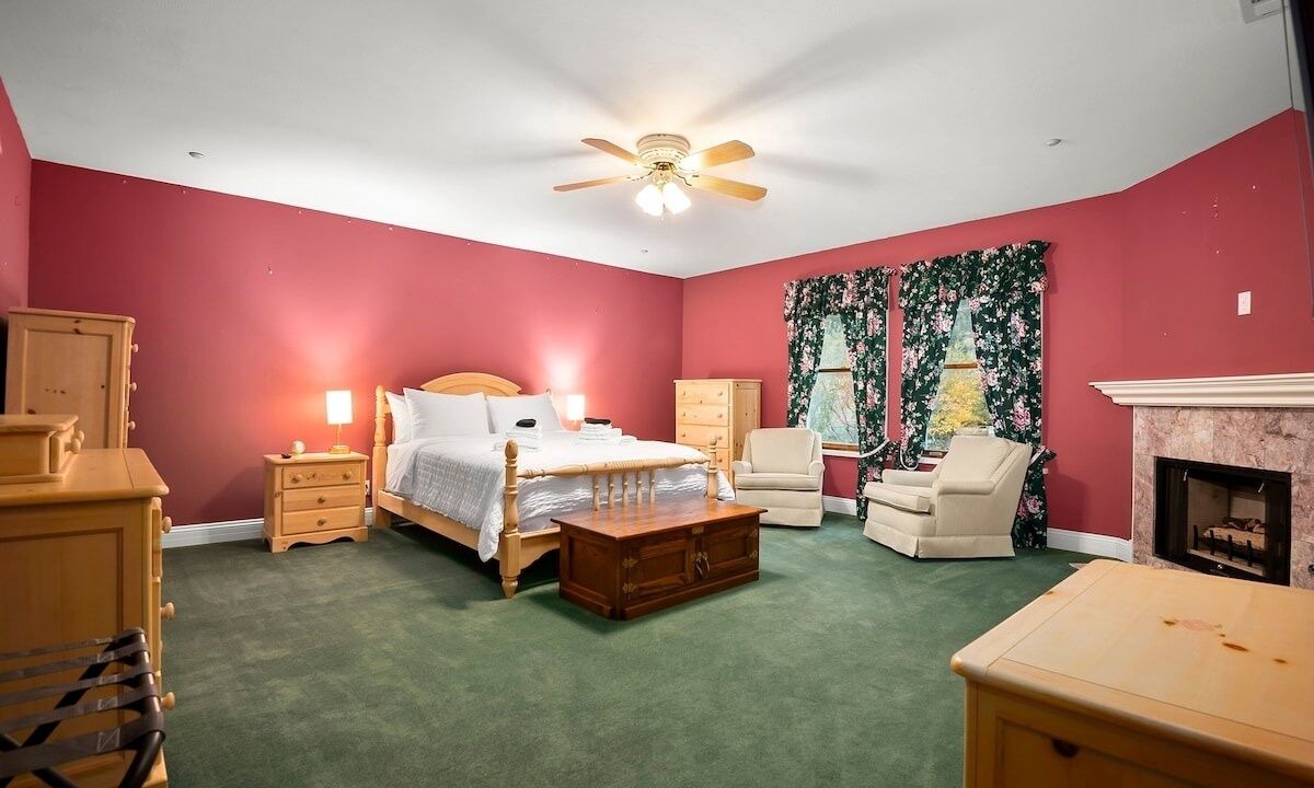 Photo of Bedroom in Wrightwood