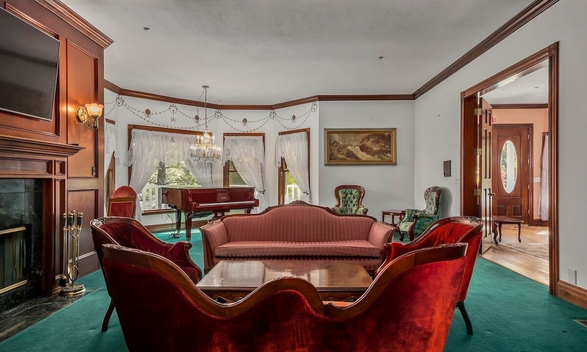 Photo of Livingroom in Wrightwood
