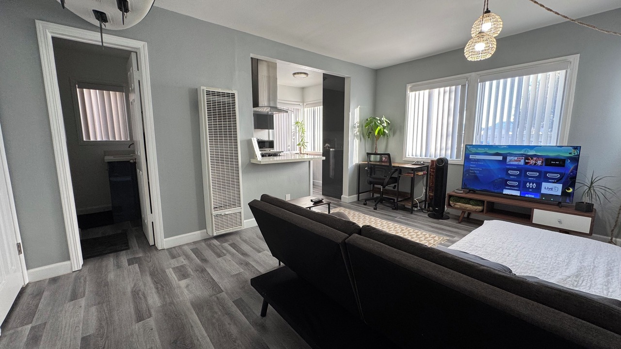 Photo of Bedroom in Belmont Shore