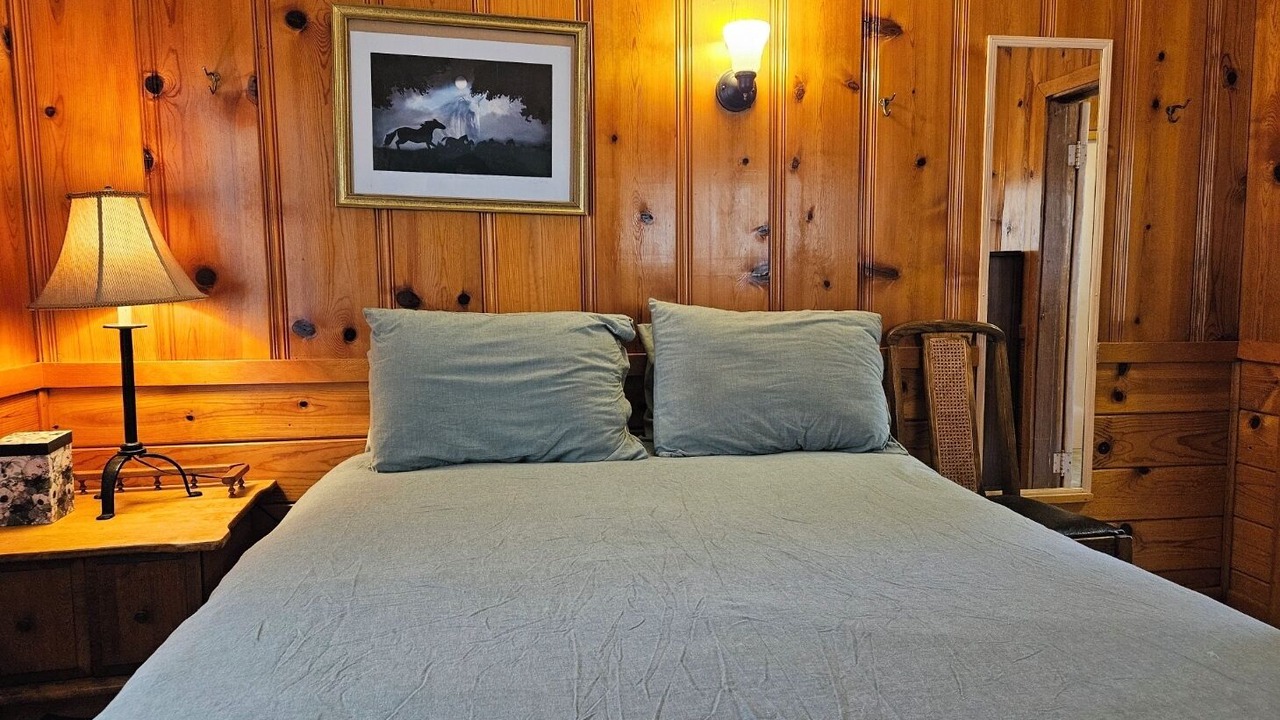 Photo of Bedroom in Lake Isabella