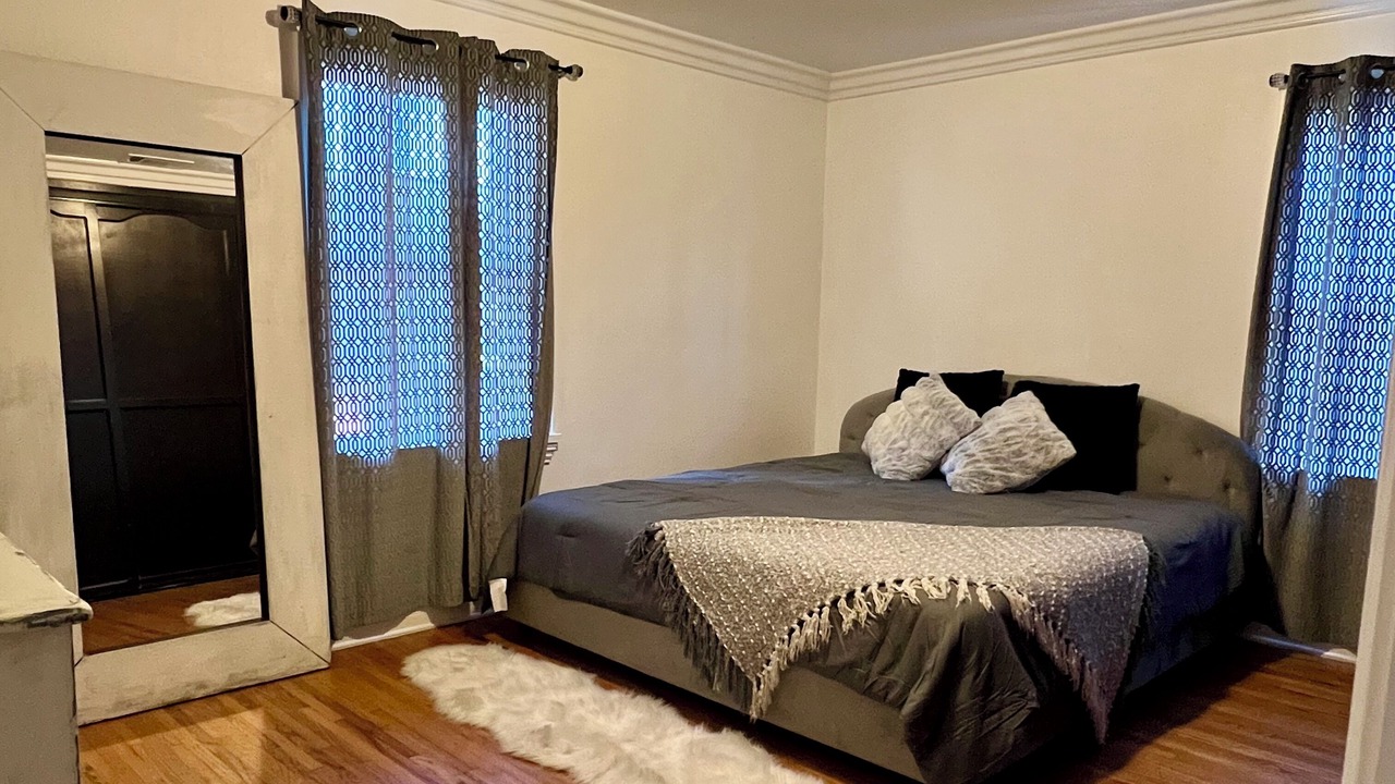 Photo of Bedroom in Reseda