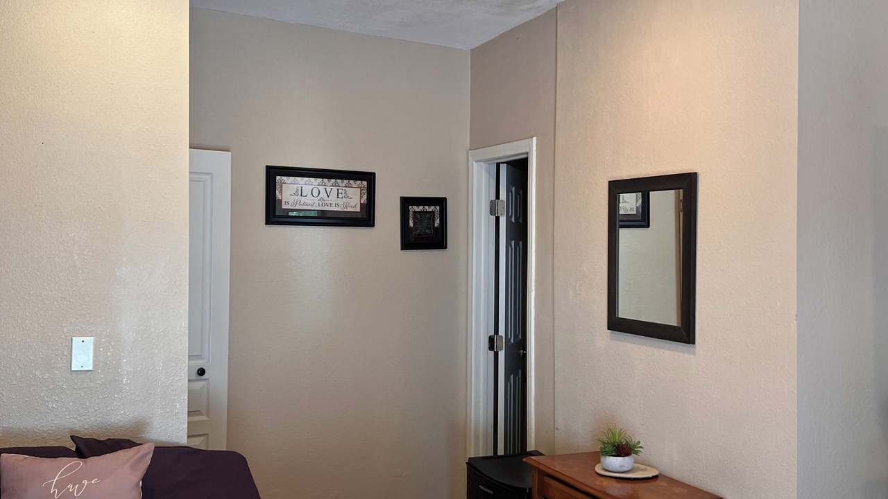 Photo of Bedroom in Downtown Riverside