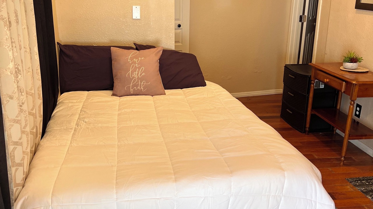Photo of Bedroom in Downtown Riverside