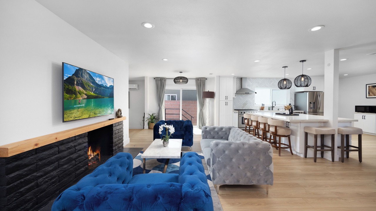 Photo of Livingroom in Fullerton