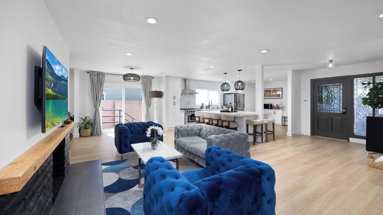 Photo of Livingroom in Fullerton