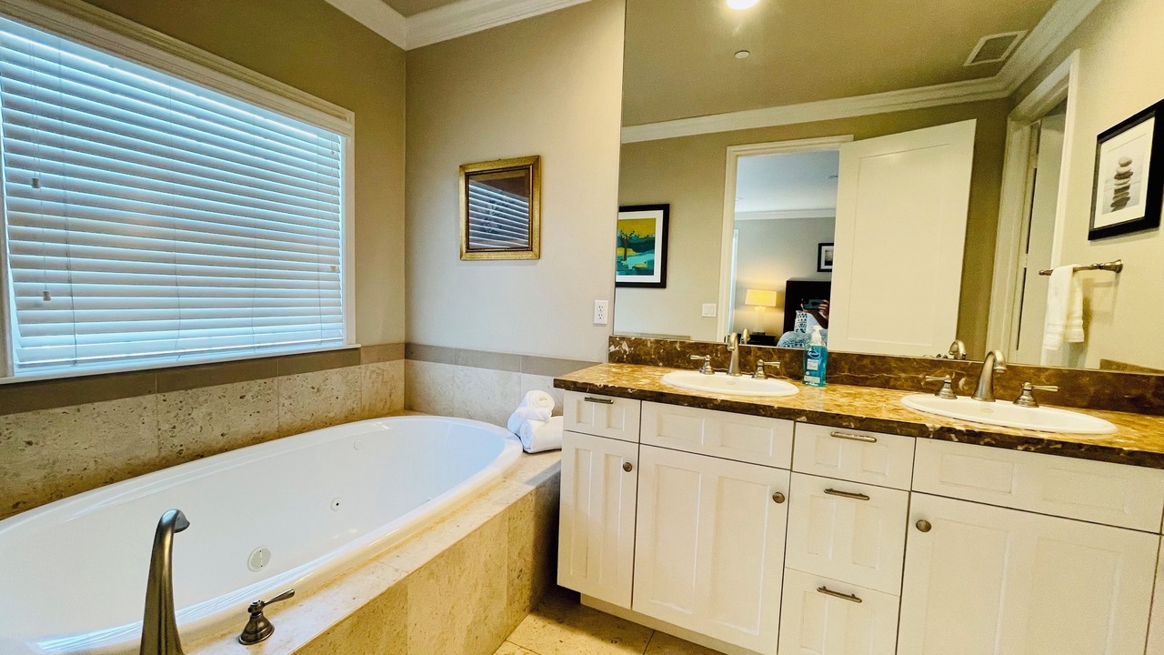 Photo of Bathroom in East Side Costa Mesa