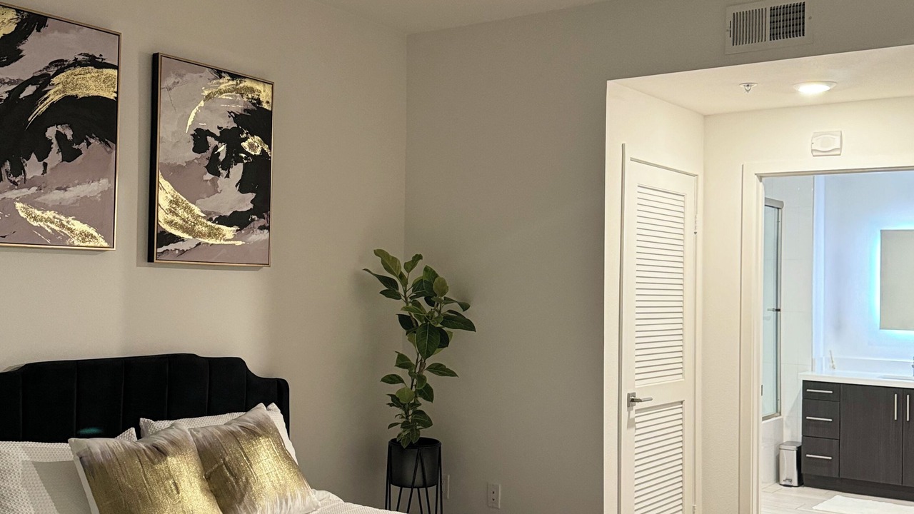Photo of Bedroom in Hollywood Hills West