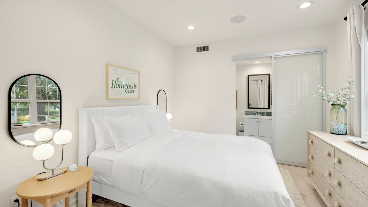 Photo of Bedroom in Portola Springs