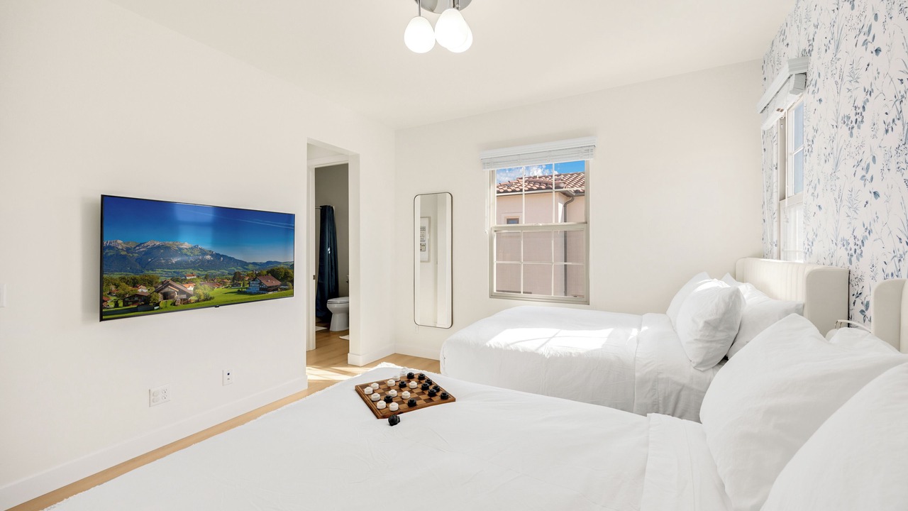 Photo of Bedroom in Portola Springs
