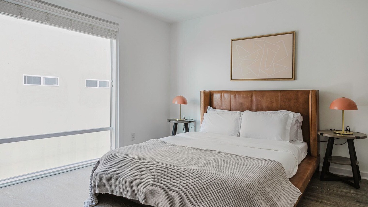Photo of Bedroom in Miracle Mile
