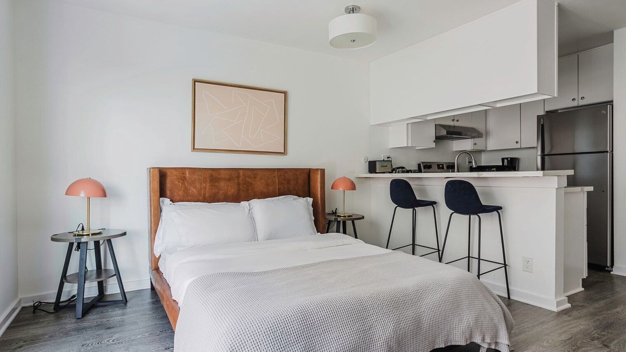 Photo of Bedroom in Miracle Mile