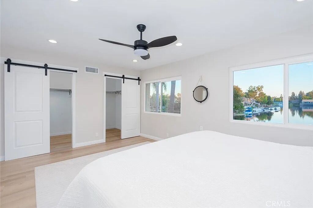 Photo of Bedroom in Lake Forest
