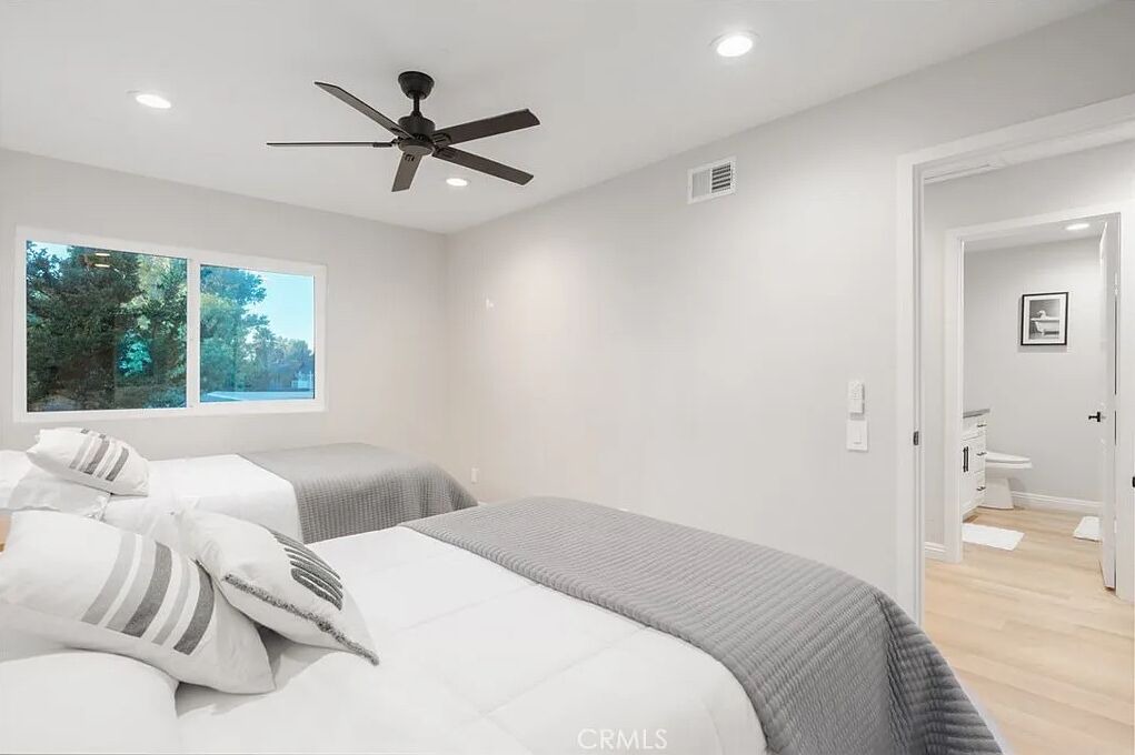 Photo of Bedroom in Lake Forest