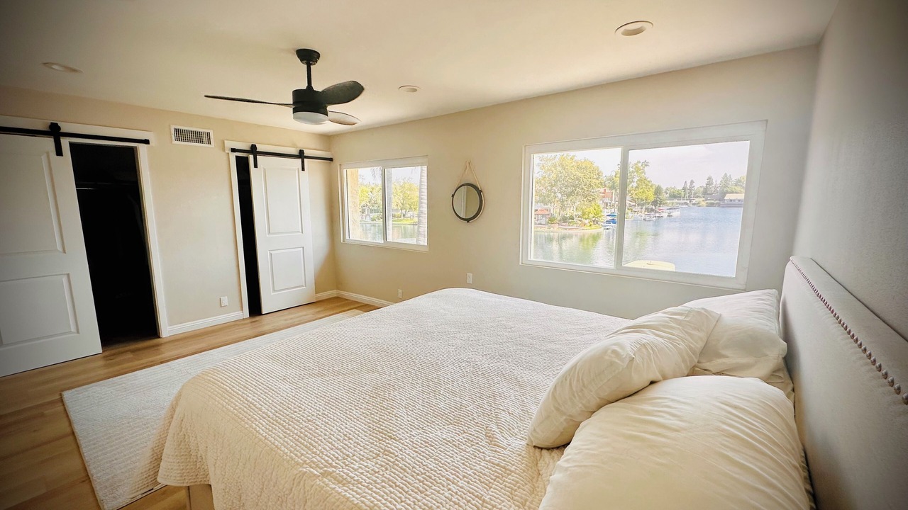 Photo of Bedroom in Lake Forest